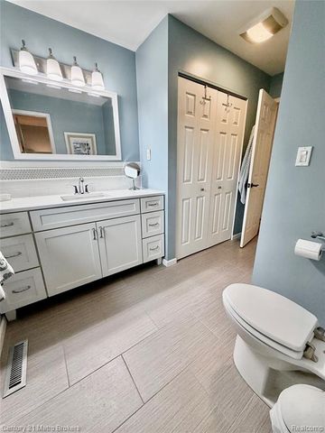 3259 N Seymour Road, Flushing, MI 48433