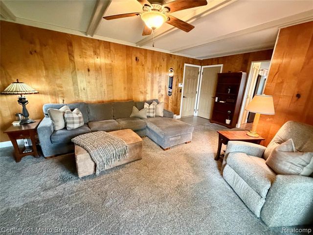 3259 N Seymour Road, Flushing, MI 48433