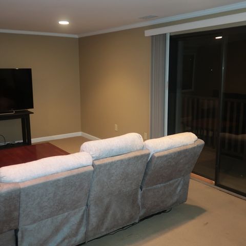 1 Atkinson Dr 3, Saugus, MA 01906