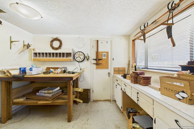 235 Lively, San Antonio, TX 78213