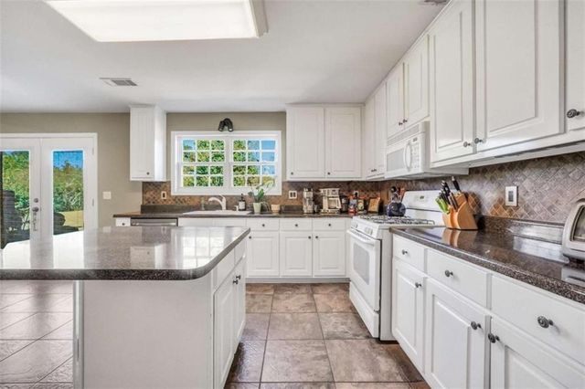 1307 Regatta Way, Mcdonough, GA 30252