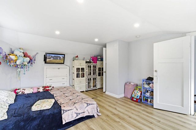 5525 N 52nd STREET, Milwaukee, WI 53218