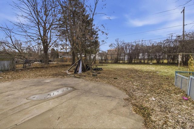 5525 N 52nd STREET, Milwaukee, WI 53218