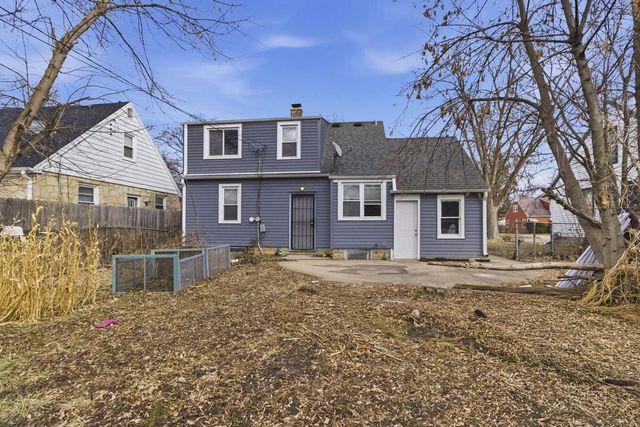 5525 N 52nd STREET, Milwaukee, WI 53218