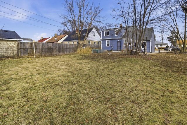 5525 N 52nd STREET, Milwaukee, WI 53218