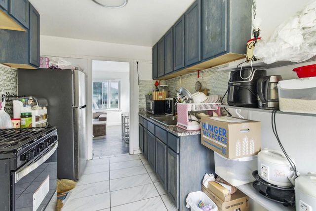 5525 N 52nd STREET, Milwaukee, WI 53218