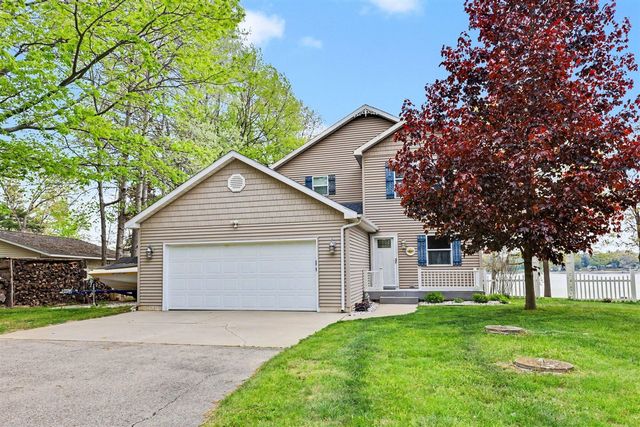 2316 W Shore Drive, Trufant, MI 49347