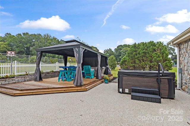 239 GOLF COURSE Road, Maiden, NC 28650