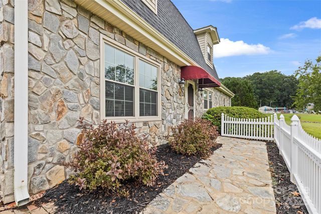 239 GOLF COURSE Road, Maiden, NC 28650