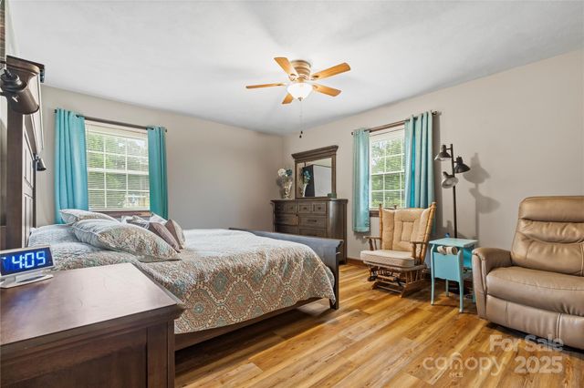 239 GOLF COURSE Road, Maiden, NC 28650