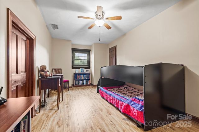 239 GOLF COURSE Road, Maiden, NC 28650