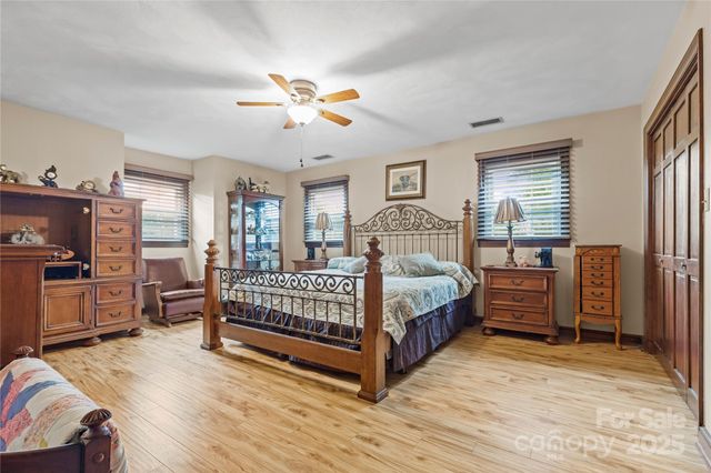 239 GOLF COURSE Road, Maiden, NC 28650