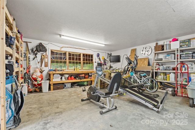 239 GOLF COURSE Road, Maiden, NC 28650