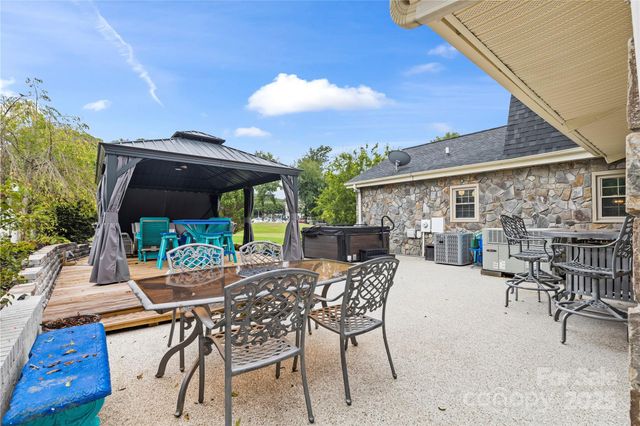 239 GOLF COURSE Road, Maiden, NC 28650