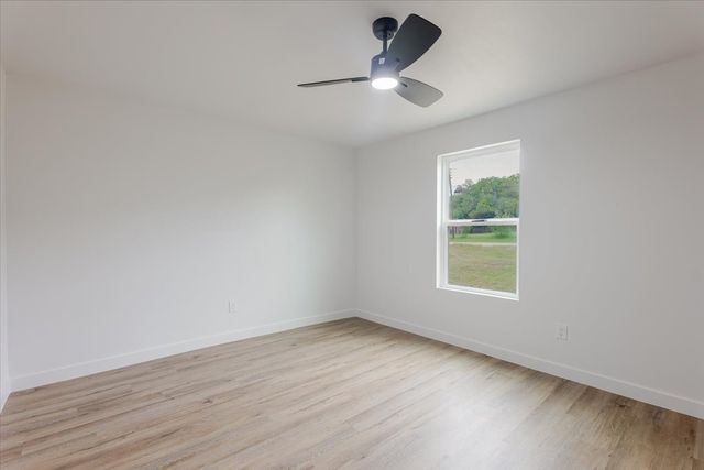 1202 SW 11th Avenue, Mineral Wells, TX 76067