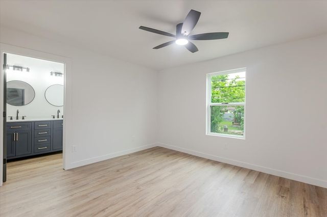 1202 SW 11th Avenue, Mineral Wells, TX 76067