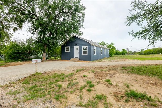 1202 SW 11th Avenue, Mineral Wells, TX 76067