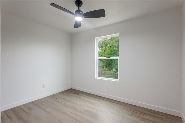 1202 SW 11th Avenue, Mineral Wells, TX 76067