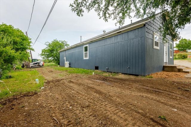1202 SW 11th Avenue, Mineral Wells, TX 76067