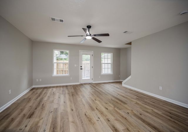 4004 George Buchanan Dr, La Vergne, TN 37086