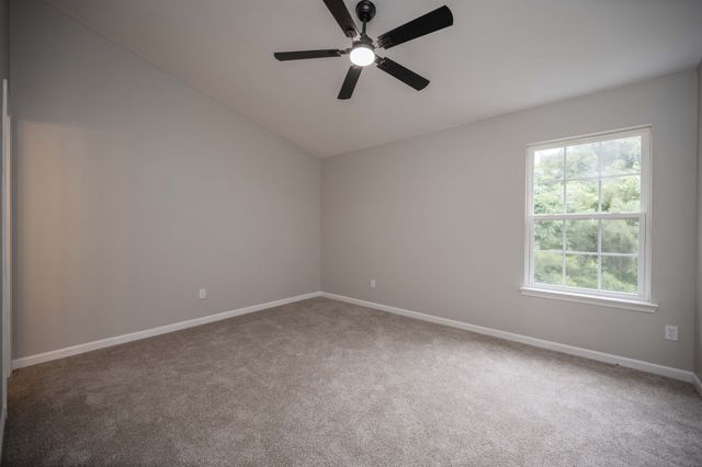 4004 George Buchanan Dr, La Vergne, TN 37086