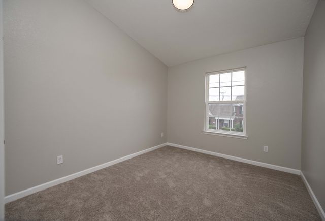 4004 George Buchanan Dr, La Vergne, TN 37086