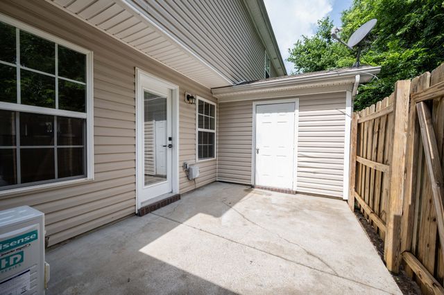 4004 George Buchanan Dr, La Vergne, TN 37086