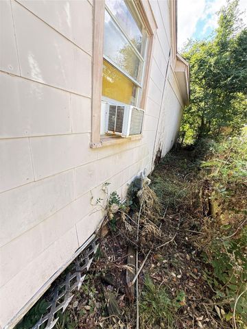 101 17th Avenue N, Texas City, TX 77590