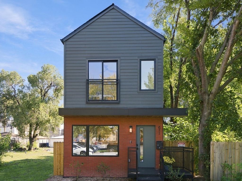 611 N Lawndale Avenue, Chicago, IL 60624 — exterior