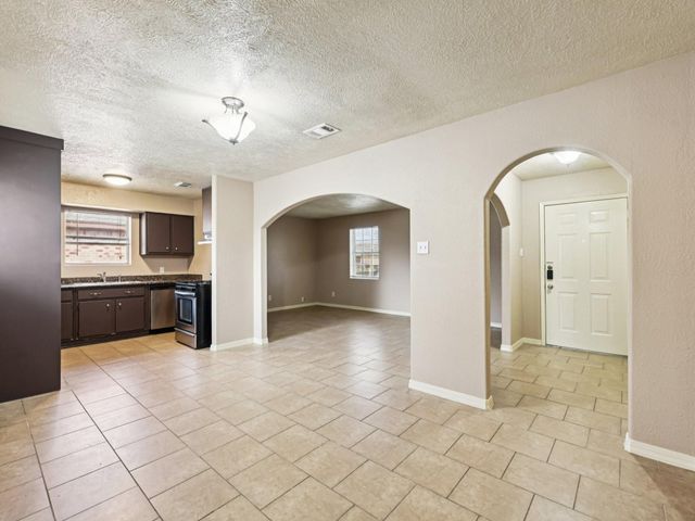 4710 Pine Street, Seabrook, TX 77586