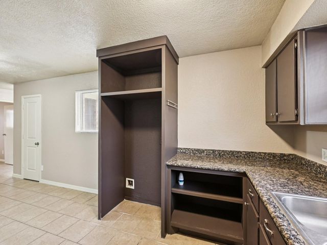 4710 Pine Street, Seabrook, TX 77586