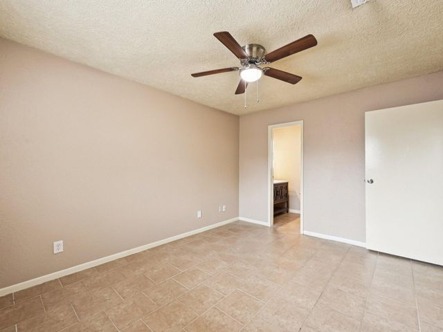 4710 Pine Street, Seabrook, TX 77586