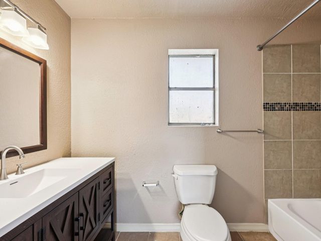 4710 Pine Street, Seabrook, TX 77586