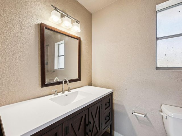 4710 Pine Street, Seabrook, TX 77586