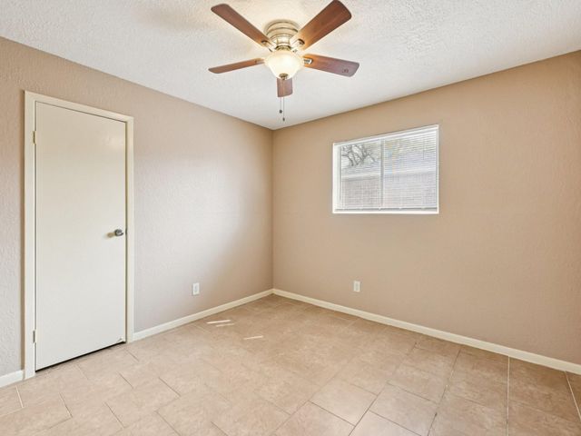 4710 Pine Street, Seabrook, TX 77586