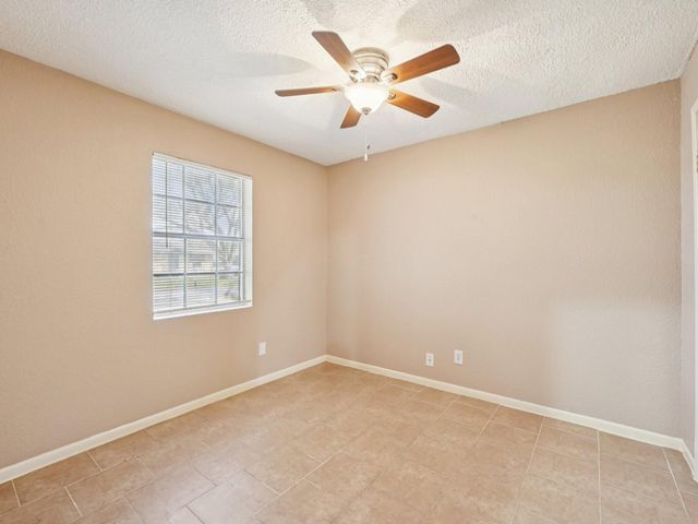 4710 Pine Street, Seabrook, TX 77586