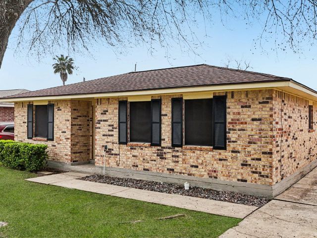 4710 Pine Street, Seabrook, TX 77586