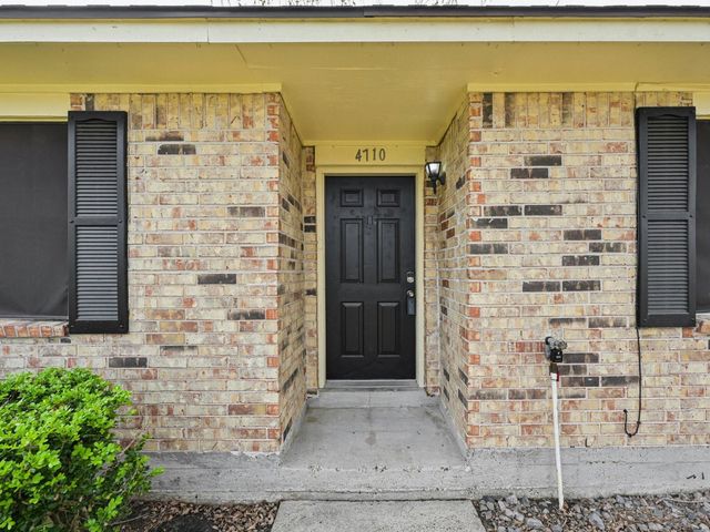 4710 Pine Street, Seabrook, TX 77586