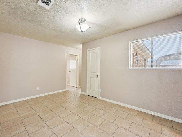 4710 Pine Street, Seabrook, TX 77586