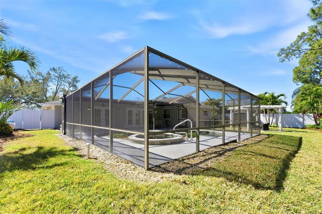 2654 CLUBHOUSE DRIVE N, Clearwater, FL 33761