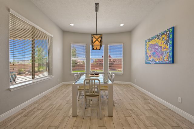 4718 Lluvia Encantada, Santa Fe, NM 87507