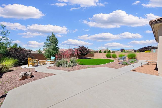 4718 Lluvia Encantada, Santa Fe, NM 87507