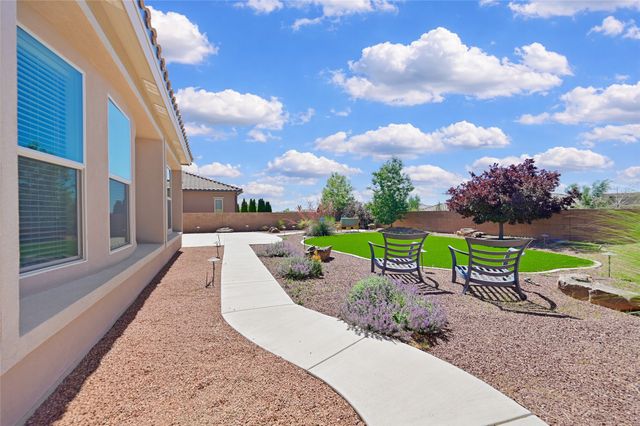 4718 Lluvia Encantada, Santa Fe, NM 87507