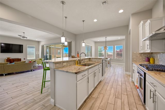 4718 Lluvia Encantada, Santa Fe, NM 87507