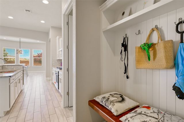 4718 Lluvia Encantada, Santa Fe, NM 87507
