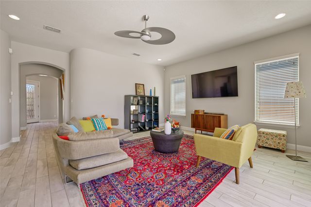 4718 Lluvia Encantada, Santa Fe, NM 87507