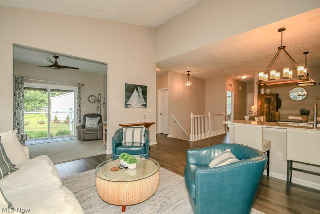 9072 Devonshire Drive, Olmsted Falls, OH 44138