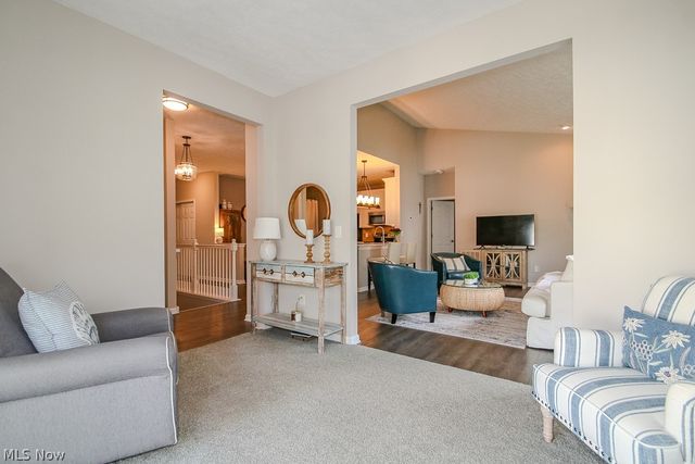 9072 Devonshire Drive, Olmsted Falls, OH 44138