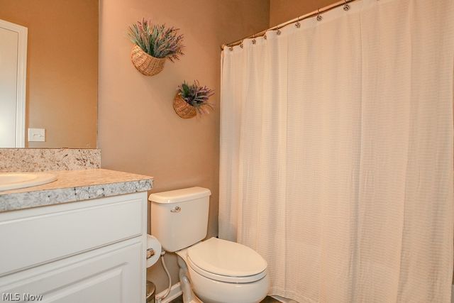 9072 Devonshire Drive, Olmsted Falls, OH 44138