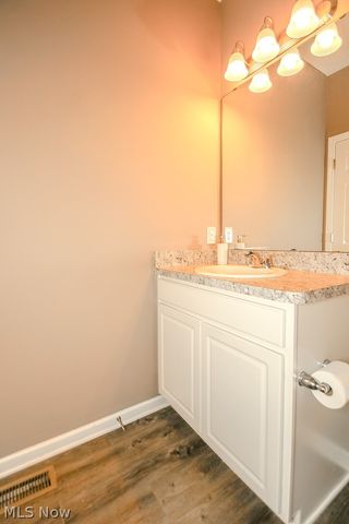 9072 Devonshire Drive, Olmsted Falls, OH 44138